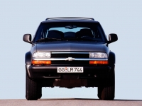 Chevrolet Blazer SUV 3-door (4 generation) 4.3 AT (190hp) image, Chevrolet Blazer SUV 3-door (4 generation) 4.3 AT (190hp) images, Chevrolet Blazer SUV 3-door (4 generation) 4.3 AT (190hp) photos, Chevrolet Blazer SUV 3-door (4 generation) 4.3 AT (190hp) photo, Chevrolet Blazer SUV 3-door (4 generation) 4.3 AT (190hp) picture, Chevrolet Blazer SUV 3-door (4 generation) 4.3 AT (190hp) pictures