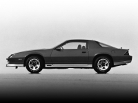 Chevrolet Camaro Z28 coupe 2-door (3 generation) AT 5.0 (145hp) avis, Chevrolet Camaro Z28 coupe 2-door (3 generation) AT 5.0 (145hp) prix, Chevrolet Camaro Z28 coupe 2-door (3 generation) AT 5.0 (145hp) caractéristiques, Chevrolet Camaro Z28 coupe 2-door (3 generation) AT 5.0 (145hp) Fiche, Chevrolet Camaro Z28 coupe 2-door (3 generation) AT 5.0 (145hp) Fiche technique, Chevrolet Camaro Z28 coupe 2-door (3 generation) AT 5.0 (145hp) achat, Chevrolet Camaro Z28 coupe 2-door (3 generation) AT 5.0 (145hp) acheter, Chevrolet Camaro Z28 coupe 2-door (3 generation) AT 5.0 (145hp) Auto