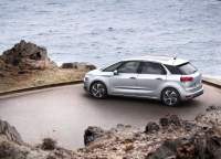 Citroen C4 Picasso MPV 5-door (2 generation) 1.6 e-HDi AT image, Citroen C4 Picasso MPV 5-door (2 generation) 1.6 e-HDi AT images, Citroen C4 Picasso MPV 5-door (2 generation) 1.6 e-HDi AT photos, Citroen C4 Picasso MPV 5-door (2 generation) 1.6 e-HDi AT photo, Citroen C4 Picasso MPV 5-door (2 generation) 1.6 e-HDi AT picture, Citroen C4 Picasso MPV 5-door (2 generation) 1.6 e-HDi AT pictures