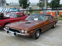 Dodge Challenger Hardtop (1 generation) 5.2 V8 3MT (230hp) image, Dodge Challenger Hardtop (1 generation) 5.2 V8 3MT (230hp) images, Dodge Challenger Hardtop (1 generation) 5.2 V8 3MT (230hp) photos, Dodge Challenger Hardtop (1 generation) 5.2 V8 3MT (230hp) photo, Dodge Challenger Hardtop (1 generation) 5.2 V8 3MT (230hp) picture, Dodge Challenger Hardtop (1 generation) 5.2 V8 3MT (230hp) pictures