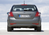 Kia CEE'd Hatchback 5-door. (1 generation) 1.4 EcoDynamics MT (90hp) image, Kia CEE'd Hatchback 5-door. (1 generation) 1.4 EcoDynamics MT (90hp) images, Kia CEE'd Hatchback 5-door. (1 generation) 1.4 EcoDynamics MT (90hp) photos, Kia CEE'd Hatchback 5-door. (1 generation) 1.4 EcoDynamics MT (90hp) photo, Kia CEE'd Hatchback 5-door. (1 generation) 1.4 EcoDynamics MT (90hp) picture, Kia CEE'd Hatchback 5-door. (1 generation) 1.4 EcoDynamics MT (90hp) pictures