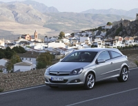 Opel Astra GTC hatchback 3-door (H) 1.4 MT image, Opel Astra GTC hatchback 3-door (H) 1.4 MT images, Opel Astra GTC hatchback 3-door (H) 1.4 MT photos, Opel Astra GTC hatchback 3-door (H) 1.4 MT photo, Opel Astra GTC hatchback 3-door (H) 1.4 MT picture, Opel Astra GTC hatchback 3-door (H) 1.4 MT pictures