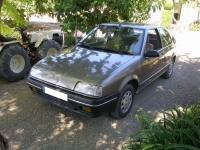 Renault 19 Hatchback (1 generation) 1.4 AT (80hp) image, Renault 19 Hatchback (1 generation) 1.4 AT (80hp) images, Renault 19 Hatchback (1 generation) 1.4 AT (80hp) photos, Renault 19 Hatchback (1 generation) 1.4 AT (80hp) photo, Renault 19 Hatchback (1 generation) 1.4 AT (80hp) picture, Renault 19 Hatchback (1 generation) 1.4 AT (80hp) pictures