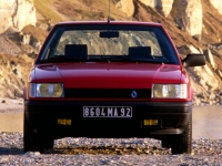 Renault 21 Sedan (1 generation) 1.7 MT (76hp) image, Renault 21 Sedan (1 generation) 1.7 MT (76hp) images, Renault 21 Sedan (1 generation) 1.7 MT (76hp) photos, Renault 21 Sedan (1 generation) 1.7 MT (76hp) photo, Renault 21 Sedan (1 generation) 1.7 MT (76hp) picture, Renault 21 Sedan (1 generation) 1.7 MT (76hp) pictures