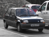 Renault 5 Hatchback 3-door (Supercinq) 1.1 5MT (49hp) image, Renault 5 Hatchback 3-door (Supercinq) 1.1 5MT (49hp) images, Renault 5 Hatchback 3-door (Supercinq) 1.1 5MT (49hp) photos, Renault 5 Hatchback 3-door (Supercinq) 1.1 5MT (49hp) photo, Renault 5 Hatchback 3-door (Supercinq) 1.1 5MT (49hp) picture, Renault 5 Hatchback 3-door (Supercinq) 1.1 5MT (49hp) pictures