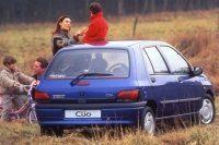 Renault Clio Hatchback 5-door. (1 generation) 1.4 AT (80 HP) image, Renault Clio Hatchback 5-door. (1 generation) 1.4 AT (80 HP) images, Renault Clio Hatchback 5-door. (1 generation) 1.4 AT (80 HP) photos, Renault Clio Hatchback 5-door. (1 generation) 1.4 AT (80 HP) photo, Renault Clio Hatchback 5-door. (1 generation) 1.4 AT (80 HP) picture, Renault Clio Hatchback 5-door. (1 generation) 1.4 AT (80 HP) pictures