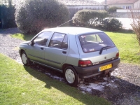 Renault Clio Hatchback 5-door. (1 generation) 1.8 MT (95 HP) image, Renault Clio Hatchback 5-door. (1 generation) 1.8 MT (95 HP) images, Renault Clio Hatchback 5-door. (1 generation) 1.8 MT (95 HP) photos, Renault Clio Hatchback 5-door. (1 generation) 1.8 MT (95 HP) photo, Renault Clio Hatchback 5-door. (1 generation) 1.8 MT (95 HP) picture, Renault Clio Hatchback 5-door. (1 generation) 1.8 MT (95 HP) pictures