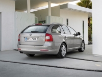 Skoda Octavia Combi wagon 5-door (2 generation) 1.2 TSI DSG (105 HP) image, Skoda Octavia Combi wagon 5-door (2 generation) 1.2 TSI DSG (105 HP) images, Skoda Octavia Combi wagon 5-door (2 generation) 1.2 TSI DSG (105 HP) photos, Skoda Octavia Combi wagon 5-door (2 generation) 1.2 TSI DSG (105 HP) photo, Skoda Octavia Combi wagon 5-door (2 generation) 1.2 TSI DSG (105 HP) picture, Skoda Octavia Combi wagon 5-door (2 generation) 1.2 TSI DSG (105 HP) pictures