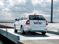 Skoda Octavia Combi wagon 5-door (2 generation) 1.6 TDI presented at Greentech MT (105 HP) image, Skoda Octavia Combi wagon 5-door (2 generation) 1.6 TDI presented at Greentech MT (105 HP) images, Skoda Octavia Combi wagon 5-door (2 generation) 1.6 TDI presented at Greentech MT (105 HP) photos, Skoda Octavia Combi wagon 5-door (2 generation) 1.6 TDI presented at Greentech MT (105 HP) photo, Skoda Octavia Combi wagon 5-door (2 generation) 1.6 TDI presented at Greentech MT (105 HP) picture, Skoda Octavia Combi wagon 5-door (2 generation) 1.6 TDI presented at Greentech MT (105 HP) pictures